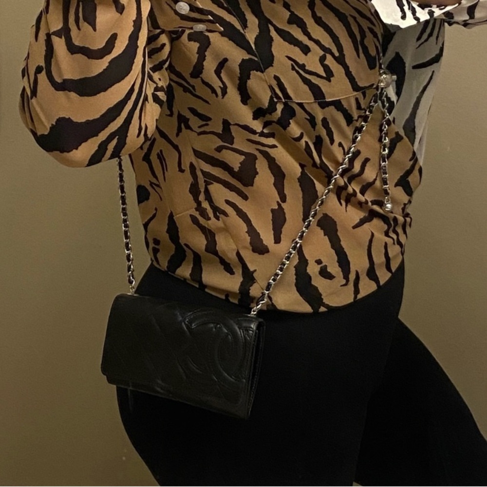 🖤Chanel Cambon Quilted Wallet Revamp Chain Crossbody to Belt Bag On Shoulder - Picture 11 of 13